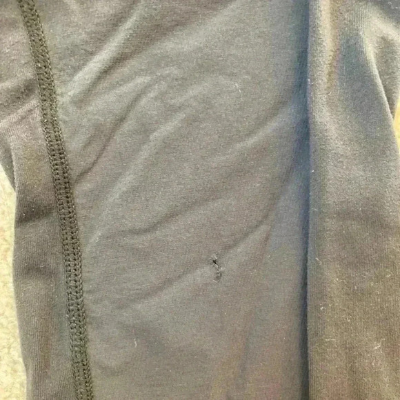 Kuhl black leggings in size small - Picture 3 of 7